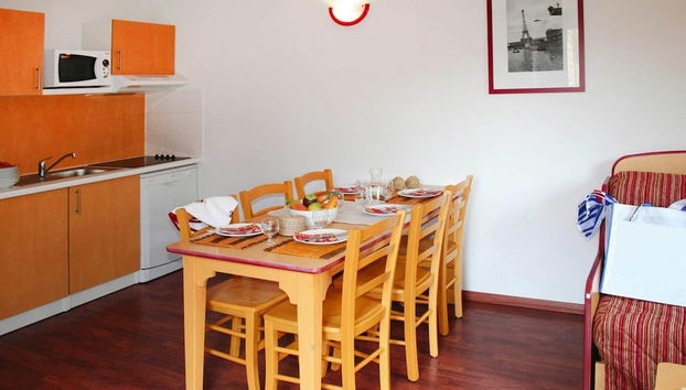 Stylish Resort Stay in Cassen for 4 - Foto 5, Soggiorno
