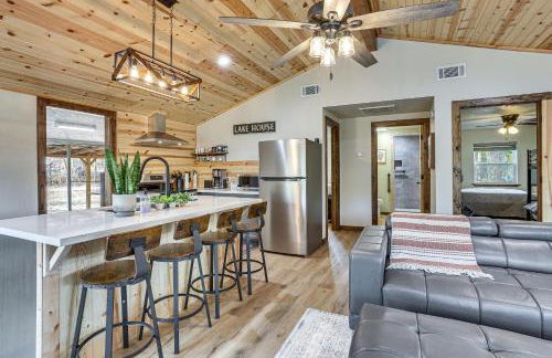 Fish Sam Rayburn! Secluded Cabin with Deck and Grill - Photo 5