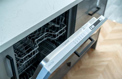 COZY 3 Bed House With Garden & Parking in Rochester, Kent Mins to Train Station, WiFi - Foto 20