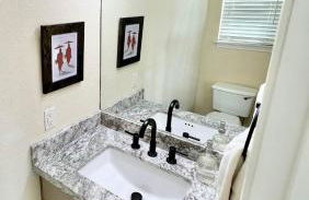 Breathtaking Beachfront Home - Foto 16