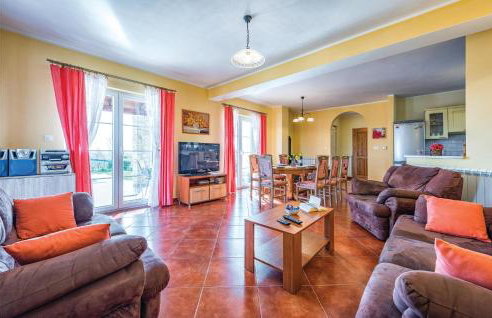 Four-Bedroom Holiday Home In Bregi - Foto 3