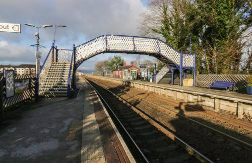 Time and Tide - Photo 34