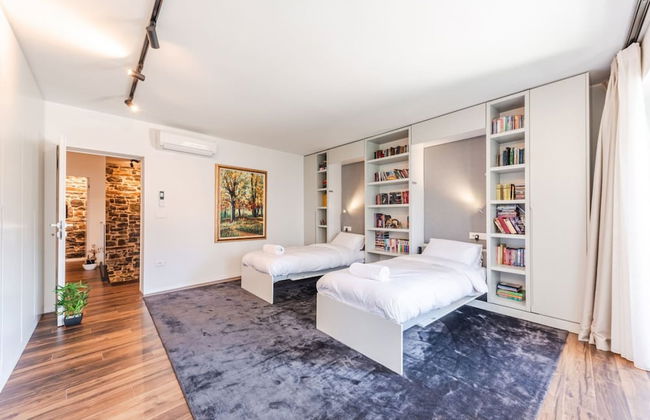 Luxury Living in Shkoder s Historic Heart - Photo 27