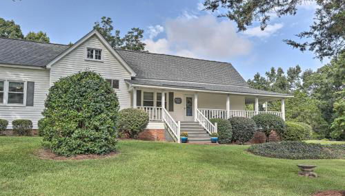 Family Home with Fire Pit, 2 Mi to Lake Access - Foto 5