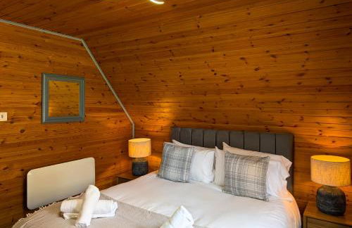 Cear 2- Private Hot Tub- Perth-Pet Friendly Lodge - Photo 11