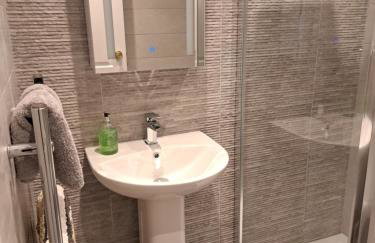 2 Chatsworth Riverscape Apartments - Peaceful apartment in great location with free parking overlooking the Gannel just a short walk from Newquays incredible beaches and local amenities - Foto 35