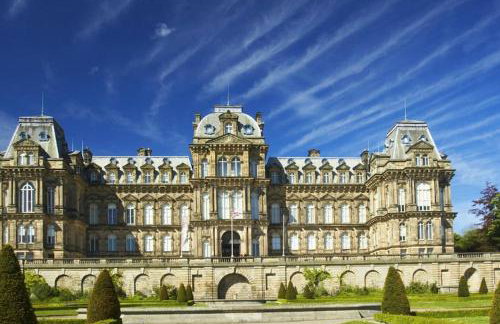 FLORA Luxury Retreat, Private Garden, Views & Hot Tub - Photo 34