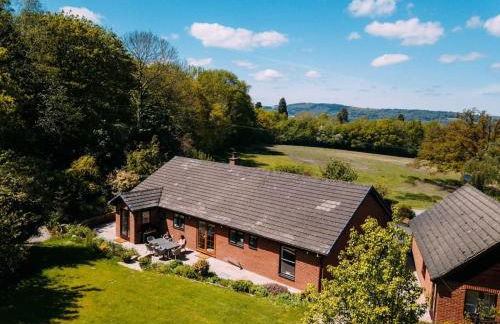 Country Crabtree Bungalow with large wild garden - Photo 7