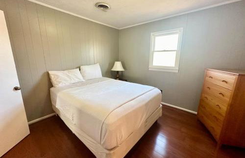 Cottage 8Lees Ford Marina - Photo 4