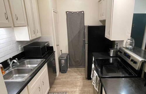 Cozy Condo Near Med Center, NRG Stadium, & Rail line - Foto 16