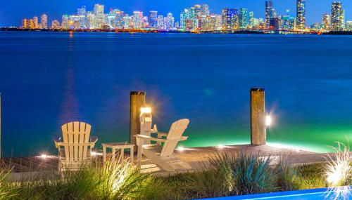 Best Bayfront View New construction w pool - Foto 3, sunbed