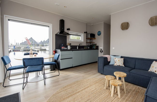 Modern Houseboat With View of the Lake - Foto 15