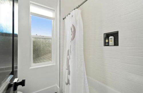 Private Oasis On 2 Acres with Indoor Pool and Theater - Foto 29