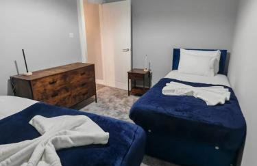 Bright 4BR Home, Outdoor Garden, Easy Parking - Foto 34