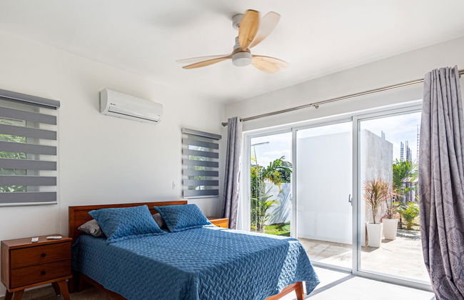 Spacious Family Suite, Ocean Village! - Photo 6