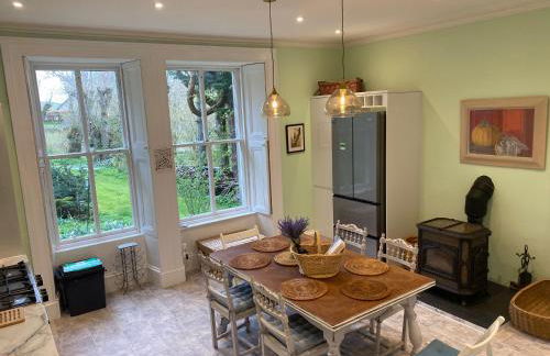 Beautiful Listed Mansion with incredible woodland views - Photo 54