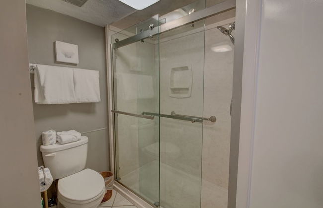 454 El Matador 1 Bedroom Condo by RedAwning - Photo 11