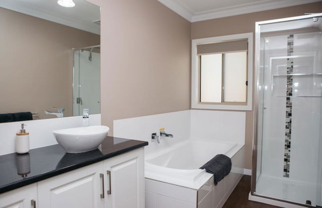 Bell's Cottage Collective - Photo 17