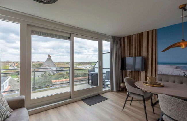 Stylish Couples' Retreat - Photo 8