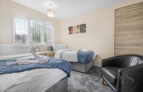 Group-Friendly 3BR Near Dudley + Parking - Foto 27