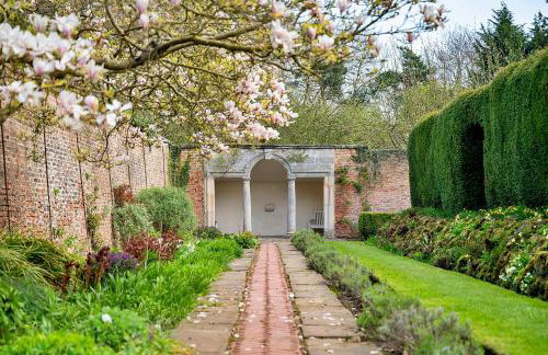 Finest Retreats - Ryedale Hall Cottage - Photo 2