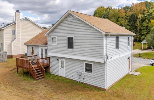 Great 4BR Home Near Emerald Pointe & Downtown - Foto 17