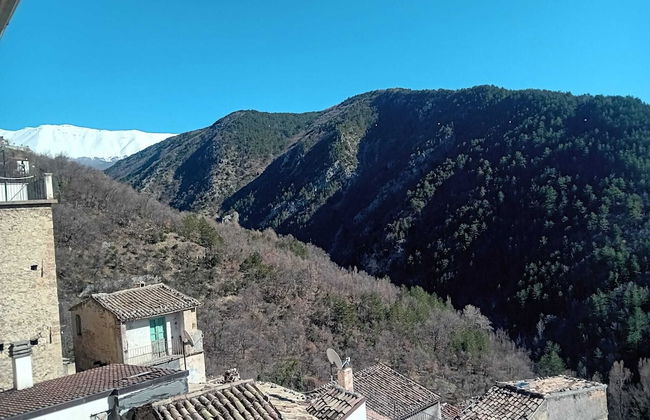 Charming Mountain Retreat in Pacentro, Italy - Photo 15