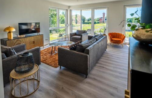 Hangar 19 Superior Apartment mit Terrasse und Garten H7W2 - Foto 1