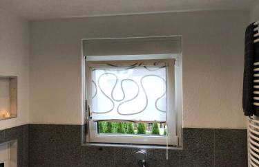 Moderne helle 2,5 Zimmer Wohnung mit großem Bad und Küche in Trossingen - Foto 29