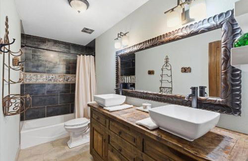 Windchime - Multiple Patios - Mins to Old Town - Foto 34