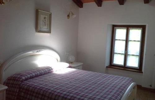 Refurbished 3 Bedroom Farmhouse in Emilia - Photo 57