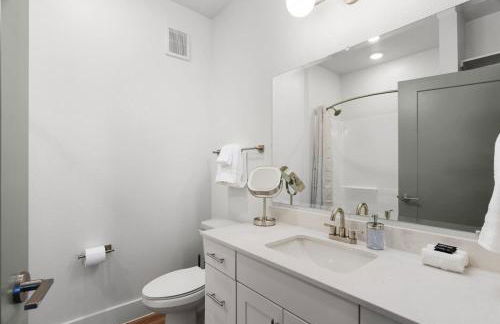 Modern Living 1B 1B Steps from Shops, Dining Fun - Foto 14