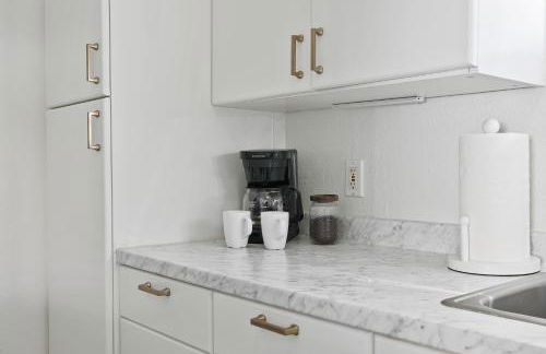 Draper Bungalow By CoastVH - Charming 1940 - Photo 19