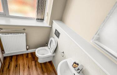 Flat 2 - Luxury Bolton City Centre Apartments - Photo 36