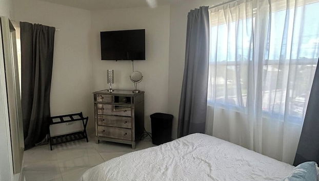 Kick Back and Relax in This Calm, Stylish Space - Foto 4, Habitación