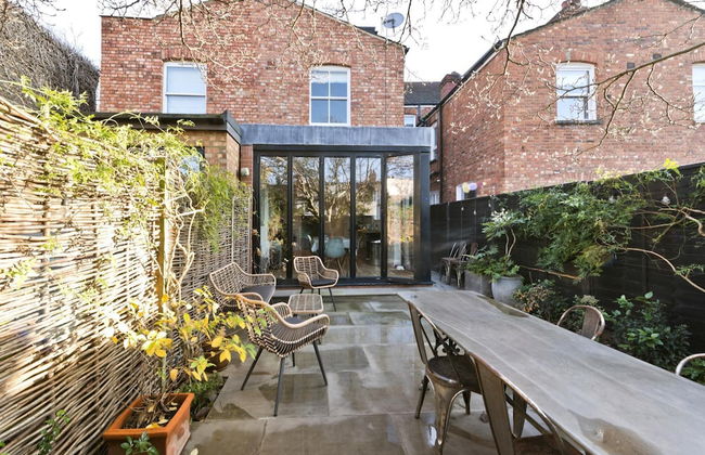 Interior Designed House With Garden in North West London by Underthedoormat - Foto 2