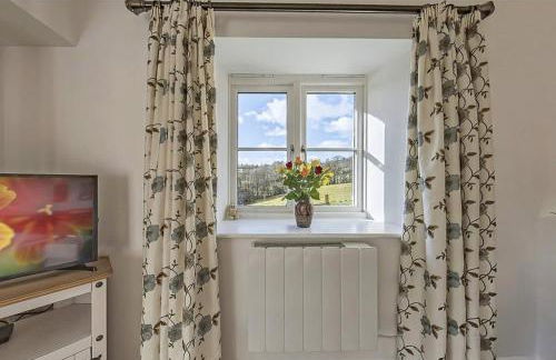 3 Bedroom Barn Conversion with HOT TUB-Garden View - Ty Cerrig Barn - Photo 16