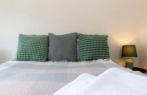 Charming and comfortable property by Our Home Short Stays very spacious with super fast WiFi close to the Metro Centre and Newcastle City Centre - Foto 23