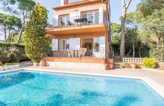 Simply Furnished Apartment With Shared Pool in Llafranc - Foto 1