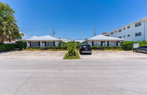 Bayview Regency Apartments By Lowkl - Photo 132