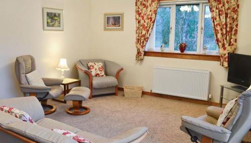 Eilean Donan - Photo 2