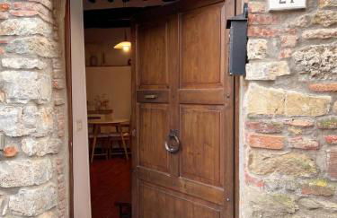 Romantic Escape in Medioeval Passignano -Lake View - Foto 3