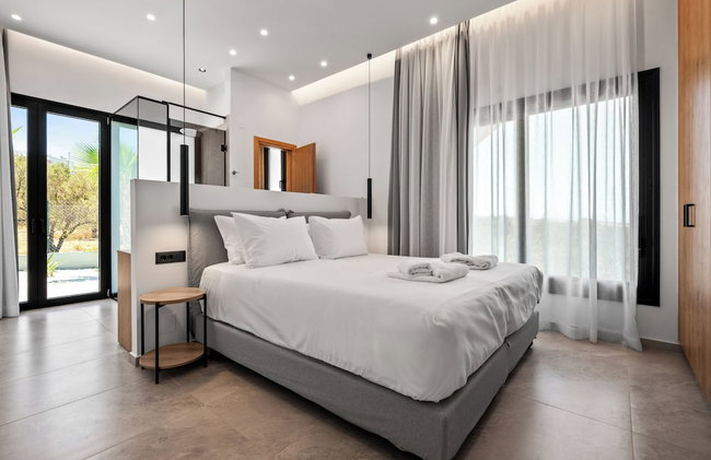 Villa Anassa - Luxurious 4-Bedroom Villa with Private Pool by Temma Villas - Photo 57