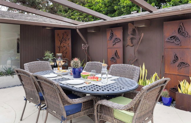 La Jolla Mid-century by Avantstay Private Pool, Outdoor Living + Ocean Views - Photo 40