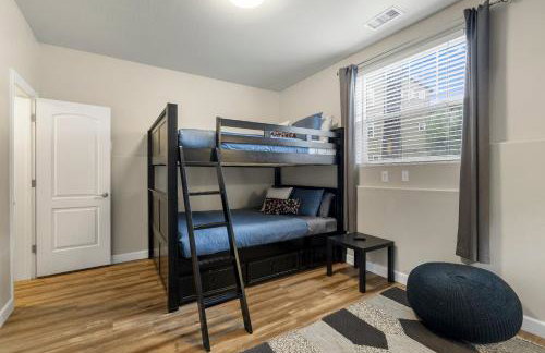 Mountain Peaks Getaway 4BR4BA Pet-Friendly Central AC Near Downtown Trails - Foto 19