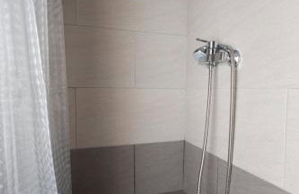 Enalios Apt #2- Spacious Flat in the Heart of Town - Foto 7