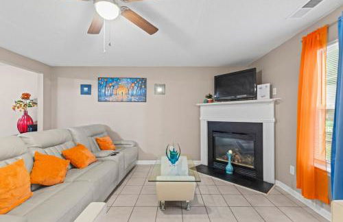 Spectacular Quiet Townhome with Modern Comfort - Foto 1