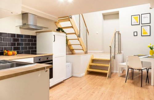 SPACIOUS Two BR plus AC plus SelfCheckIn - Foto 7