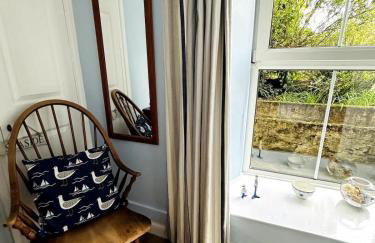 Beautiful & Peaceful Garden Retreat at 'The Lower Deck' - Foto 9