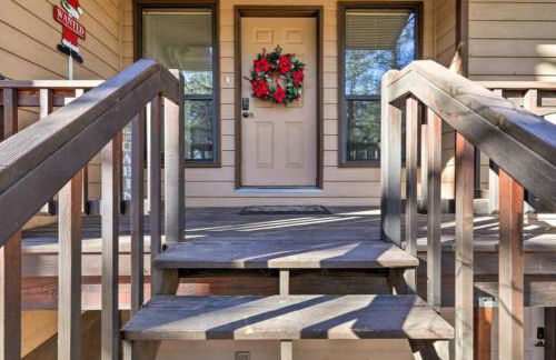 Kathys Cabin, King Bed, Hot Tub, Near-NAU & Downtown attractions, Perfect Year-Round Mountain Getaway - Photo 2